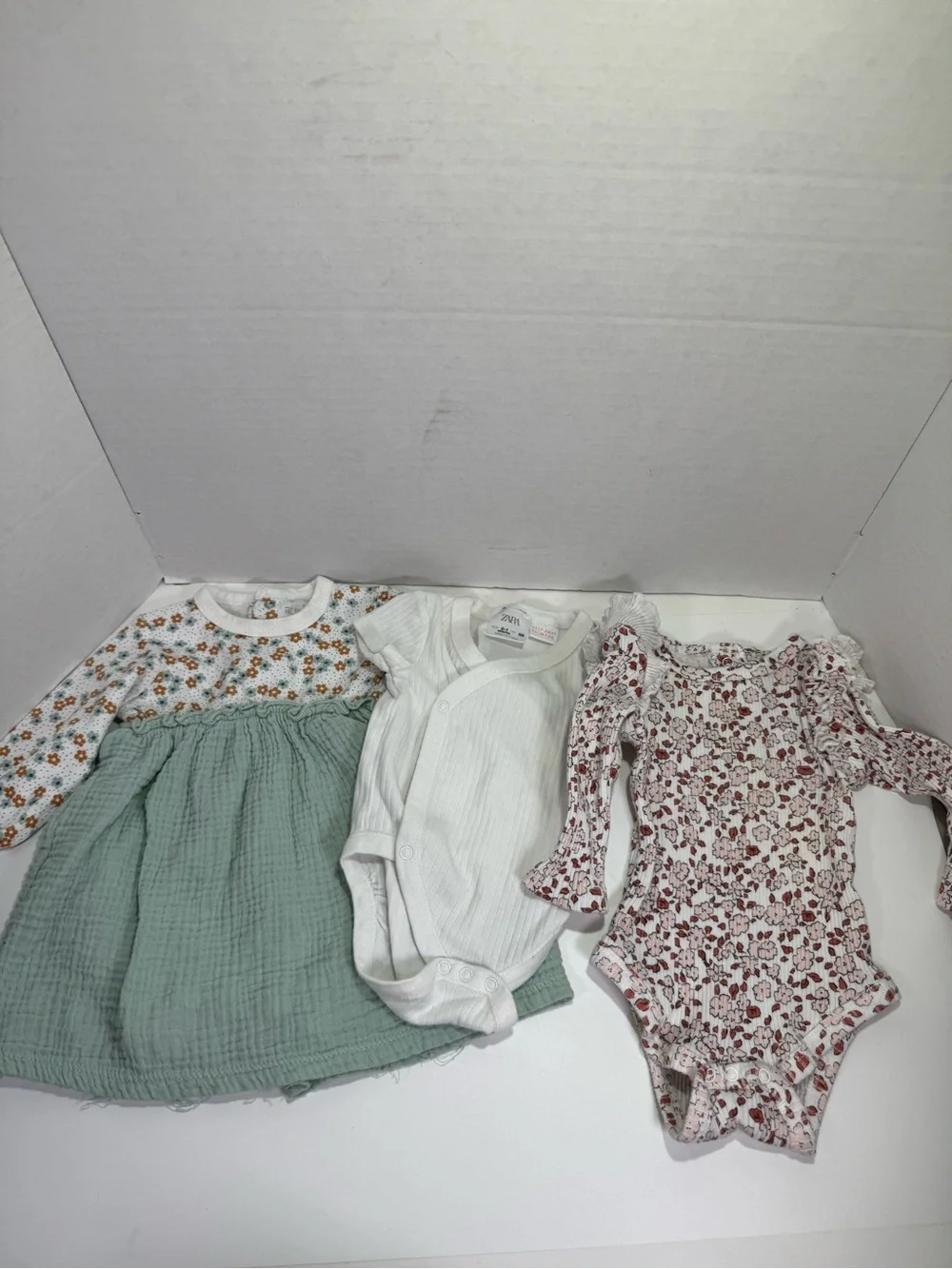 Infant 3-Pack Bodysuit & Dress Outfits in Green, White & Pink Floral
